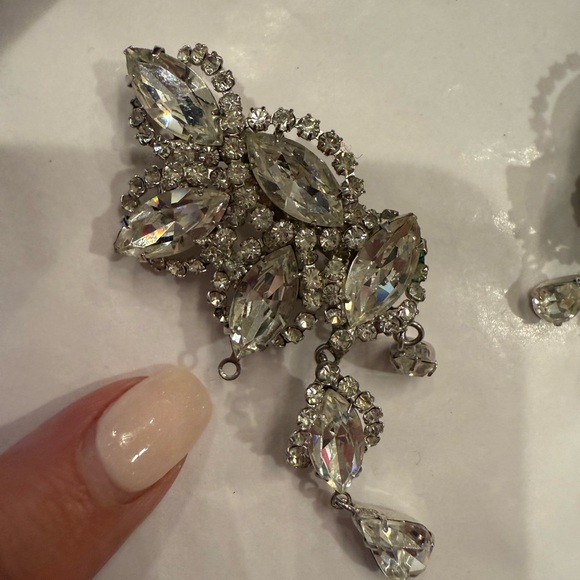 WEISS Elegant Silver Crystal Drop Earrings - Picture 8 of 11